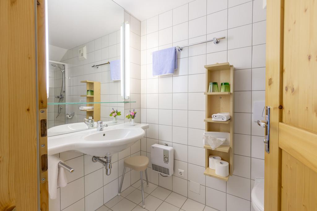 Fruehstueckspension "Schlosswirt" Ossiach Bagian luar foto