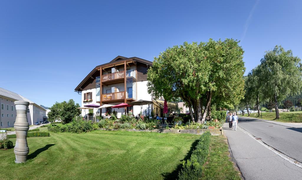 Fruehstueckspension "Schlosswirt" Ossiach Bagian luar foto