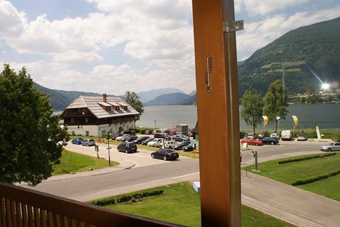 Fruehstueckspension "Schlosswirt" Ossiach Ruang foto